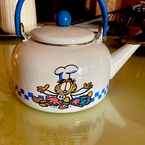 Retro Vintage Garfield the Cat Chef 2 Quart Tea Pot!!!!